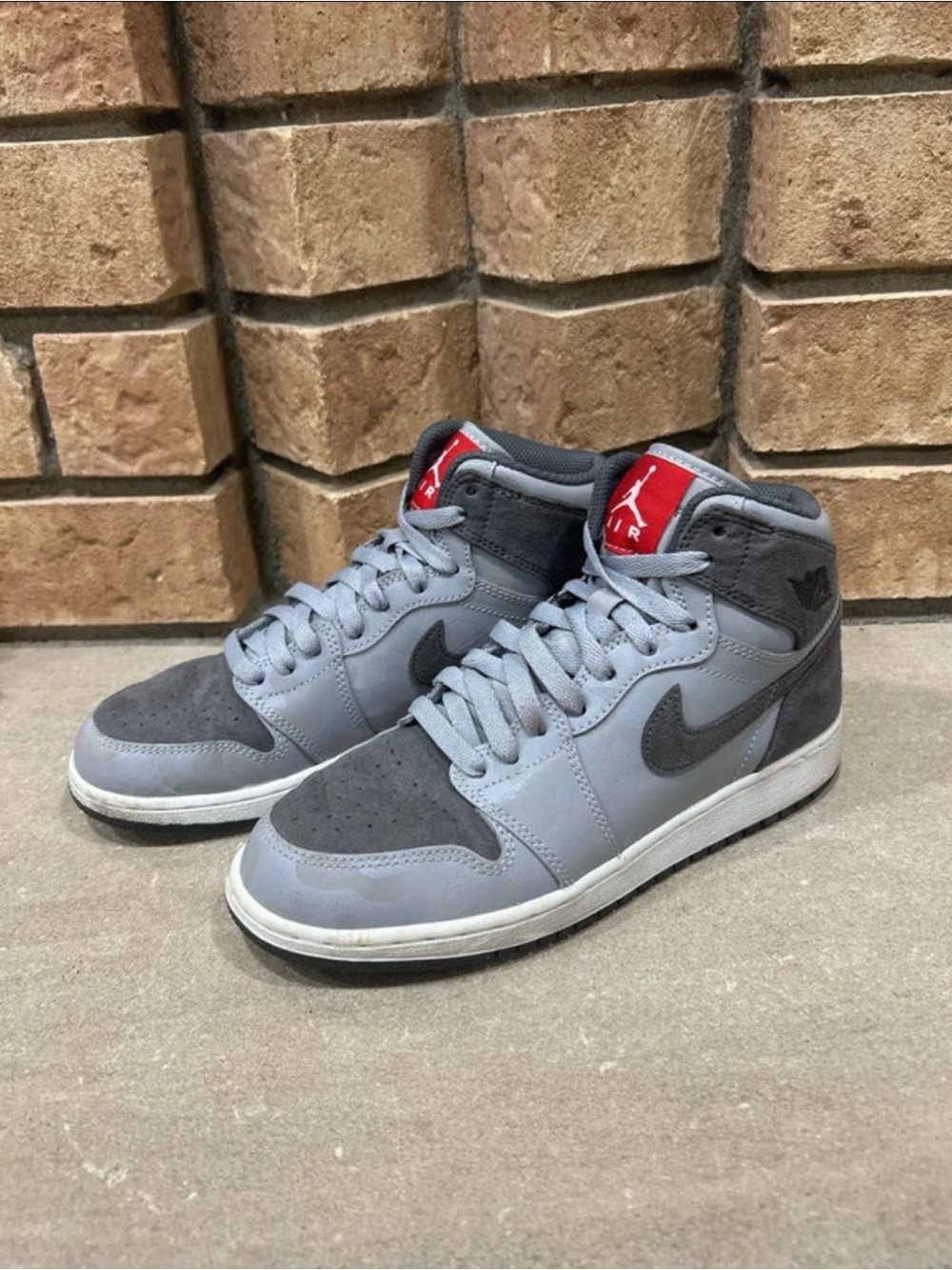 Nike Air Jordan 1 High Retro Camo Wolf Grey 822858-027 Women’s size 7 or 5.5Y